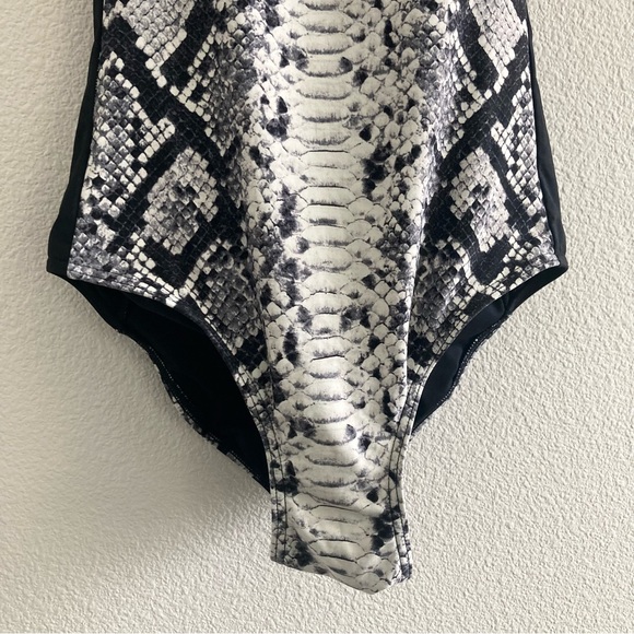 Michael Michael Kors Snake Print Racerback One Piece Swimsuit Spring Summer Swim - Picture 6 of 12